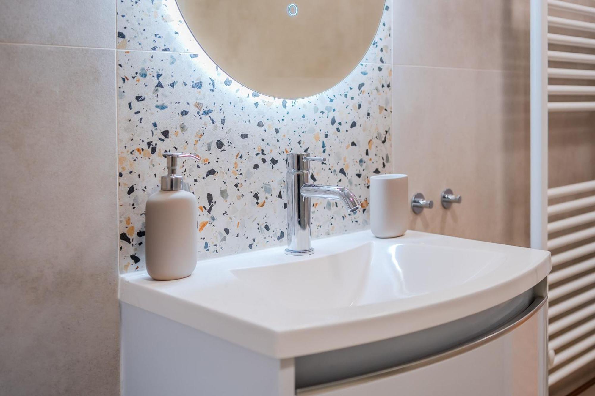 Peaceful Nest In City Center - Happy Rentals Загреб Екстериор снимка